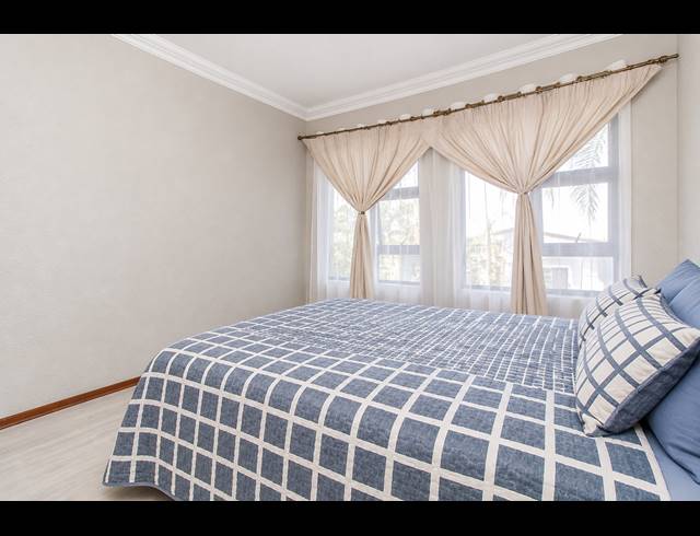 2 BEDROOM APARTMENT FOR SALE IN RANDPARK RIDGE